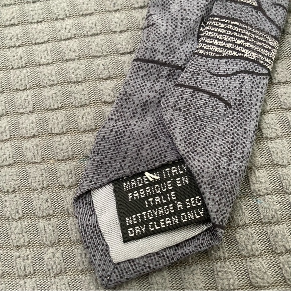 Vintage 90s Goofy Disney Silk Necktie - Picture 3 of 4